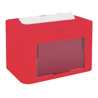 Der Papernet Antibakterieller Spender für V-Falz Servietten Superior mit Ready Table Technologie von Sofidel Germany GmbH ist ein roter, rechteckiger Taschentuchspender mit transparenter Frontplatte. Er zeichnet sich durch ein elegantes, modernes Design aus, das perfekt in jede Umgebung passt. Ein weißes Taschentuch wird teilweise aus der Oberseite herausgezogen und zeigt seine praktische und antibakterielle Wirkung.